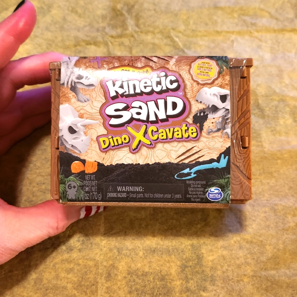 Kinetic Sand Dino Xcavate NWT